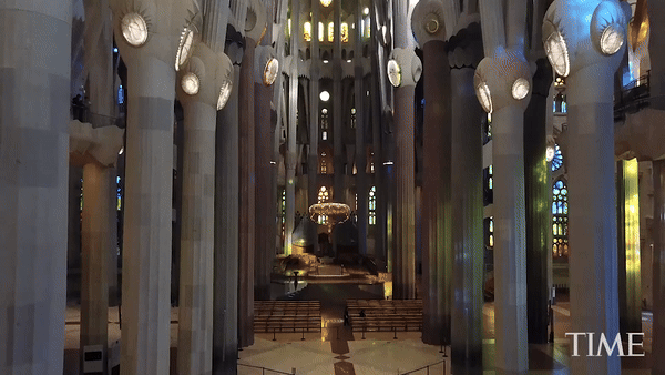 Kỳ quan nhà thờ Sagrada Família xây hơn 140 năm chưa hoàn thành
