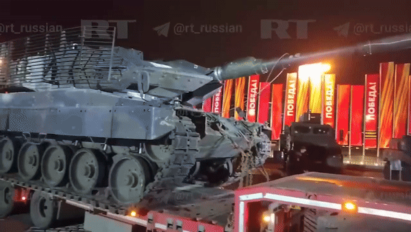 Nga trưng bày xe tăng Leopard 2A6 thu từ chiến trường Ukraine