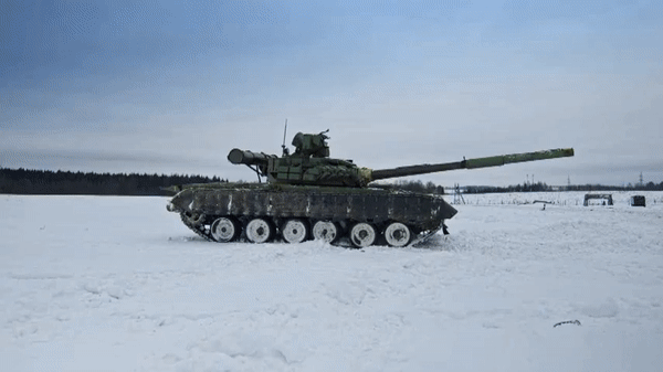 Xe chiến đấu bộ binh M2 Bradley Ukraine bắn nổ xe tăng T-80BV Nga