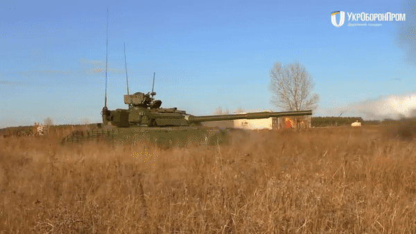 Xe tăng chỉ huy T-64BVK nâng cấp sâu của Ukraine vượt trội T-90K Nga?