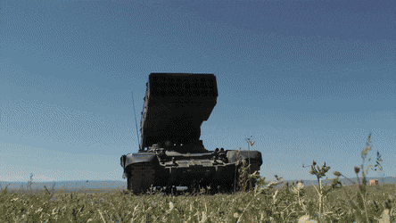 Hệ thống phun lửa hạng nặng TOS-1A Solntesepek giúp Nga thay đổi cục diện chiến trường