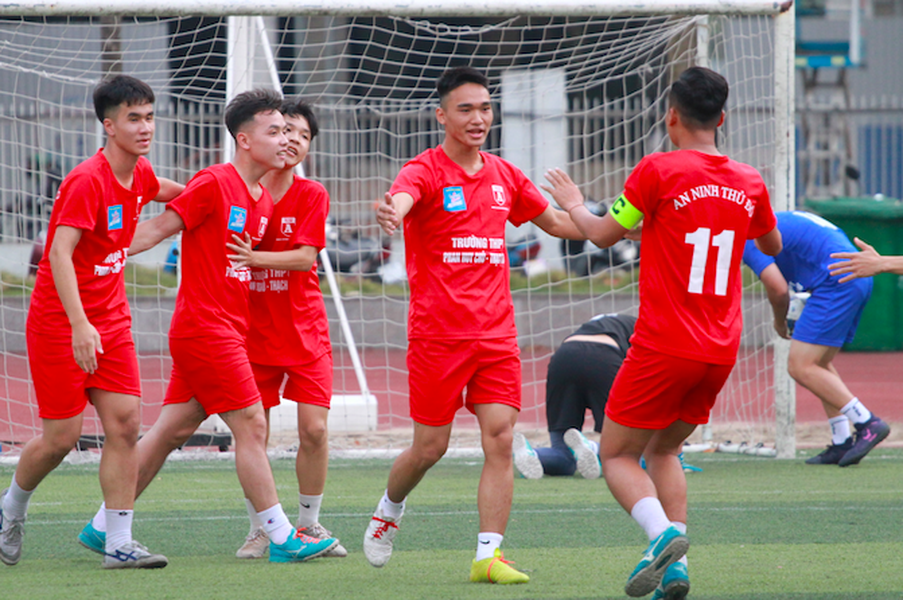 Hình ảnh loạt trận 15h30 ngày 23-11 ảnh 22