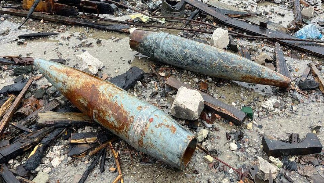 Pháo phản lực HIMARS Ukraine tập kích phá hủy kho đạn lớn tại Kharkiv ảnh 4