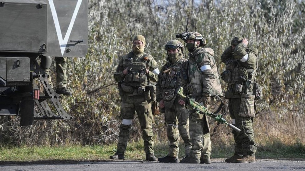 NATO cảnh báo không coi thường sức mạnh quân sự Nga sau khi họ rút khỏi Kherson ảnh 25