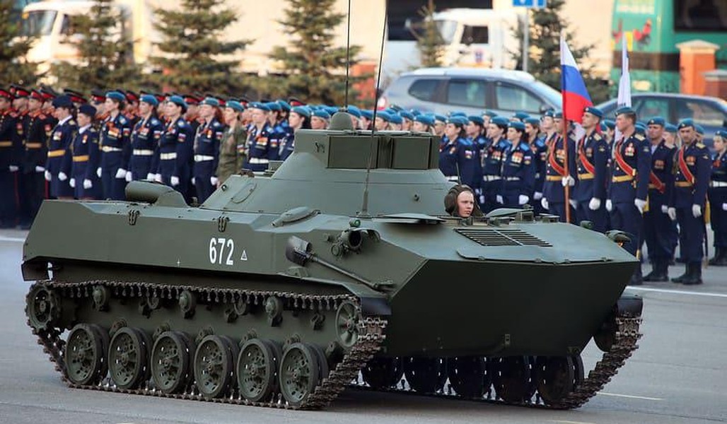 Xe chỉ huy hỏa lực hiếm gặp 1V119 Rheostat của Nga bị bỏ lại ở Kherson ảnh 4