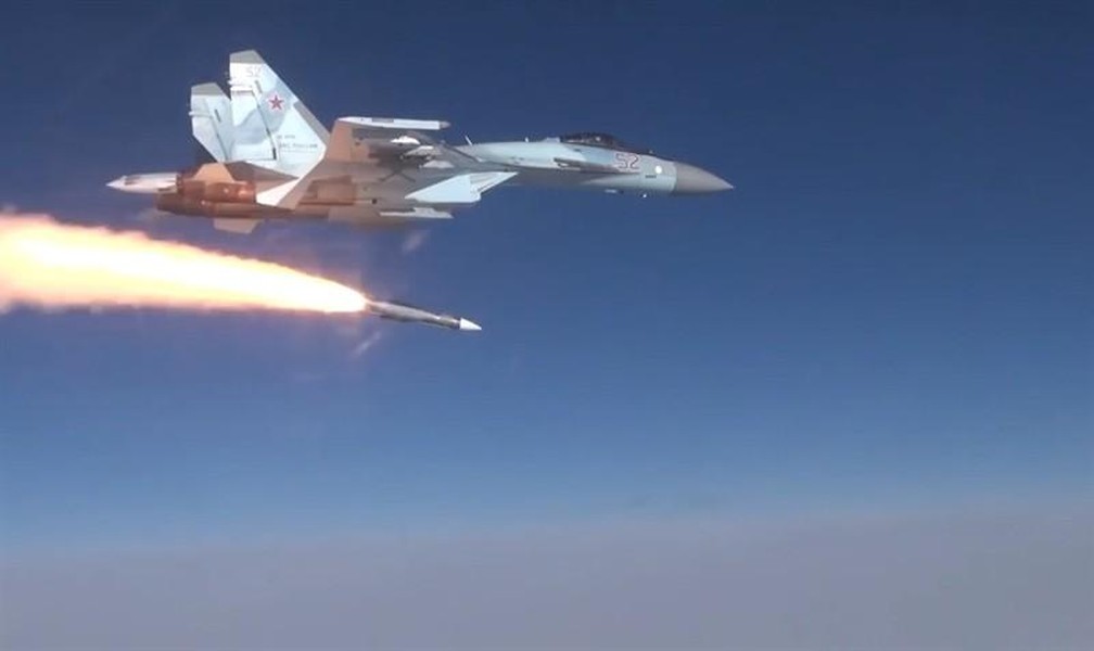Tiêm kích Su-35S Nga hạ chiến đấu cơ Ukraine ở khoảng cách gần 200km? ảnh 12