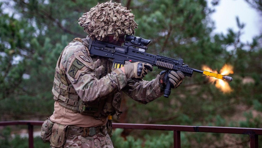 Súng trường tấn công chính xác SA80 của Anh xuất hiện trong tay binh sĩ Ukraine ảnh 22