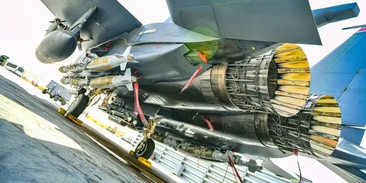 'Đại bàng bất bại' F-15 Mỹ thắng Su-35 Nga để vào biên chế Không quân Indonesia ảnh 20