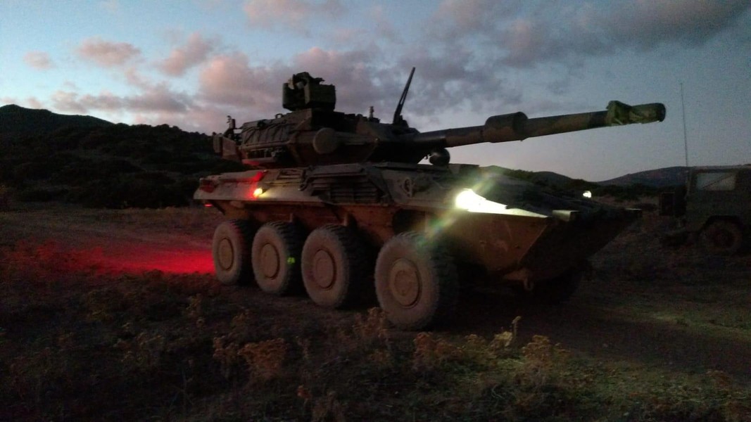 Brazil trang bị xe tăng bánh lốp Centauro II mạnh nhất thế giới ảnh 20