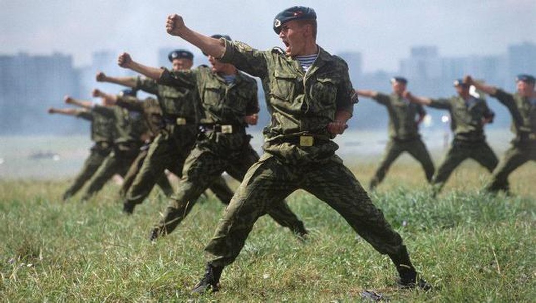 Quân đội Nga điều lực lượng lính dù thiện chiến tới miền Đông Ukraine ảnh 24