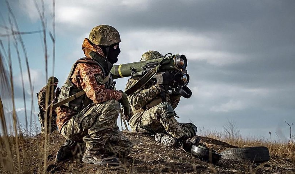 Ukraine dùng tên lửa chống tăng Javelin tập kích công sự Nga tại tả ngạn sông Dnipro