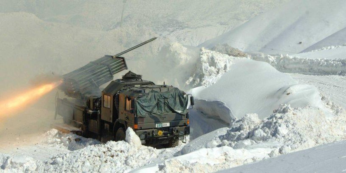 Thổ Nhĩ Kỳ viện trợ 'cơn mưa thép' T-122 cho Ukraine ảnh 16
