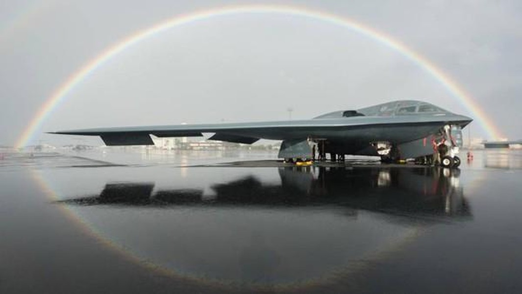 Mỹ ra mắt oanh tạc cơ tàng hình thế hệ mới B-21 Raider ảnh 8