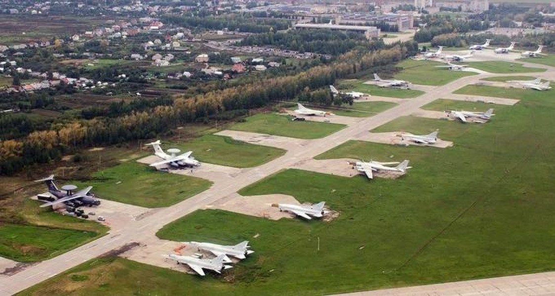 Nga cáo buộc Ukraine tập kích căn cứ oanh tạc cơ chiến lược khiến Tu-22M3 bị hỏng ảnh 3
