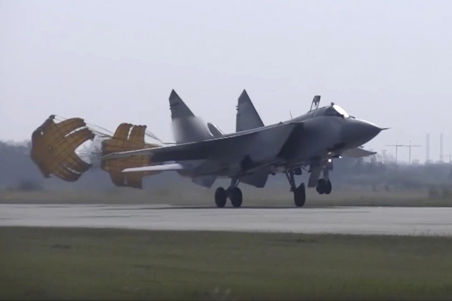 Đánh chặn tầm cao: Tiêm kích MiG-31BM hay Su-35S là bá chủ?