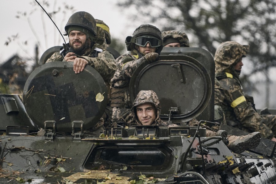 Động thái khôn khéo của Nga biến sông Dnepr thành 'chốt chặn' Quân đội Ukraine ảnh 14