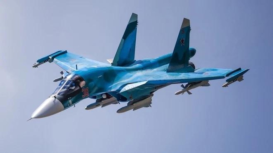Máy bay ném bom tiền tuyến Su-34 thể hiện sức mạnh đáng sợ tại Ukraine ảnh 8