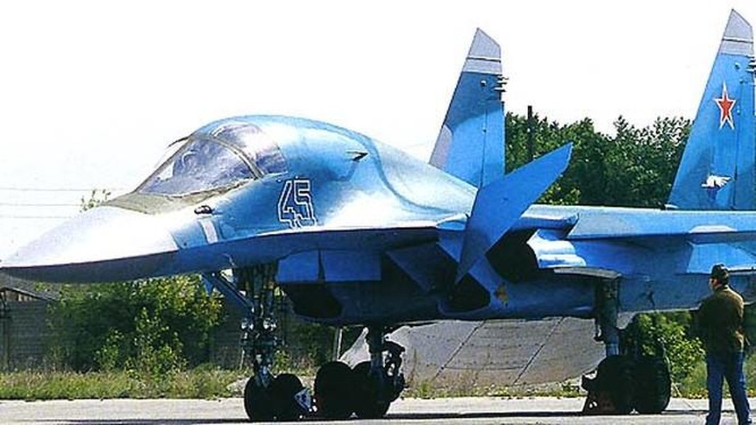 Máy bay ném bom tiền tuyến Su-34 thể hiện sức mạnh đáng sợ tại Ukraine ảnh 13