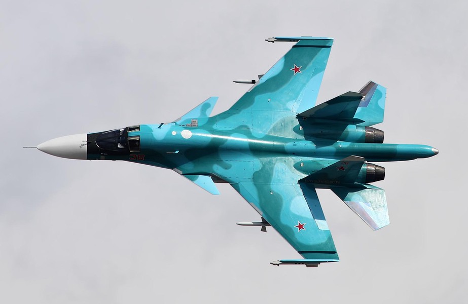 Máy bay ném bom tiền tuyến Su-34 thể hiện sức mạnh đáng sợ tại Ukraine ảnh 9