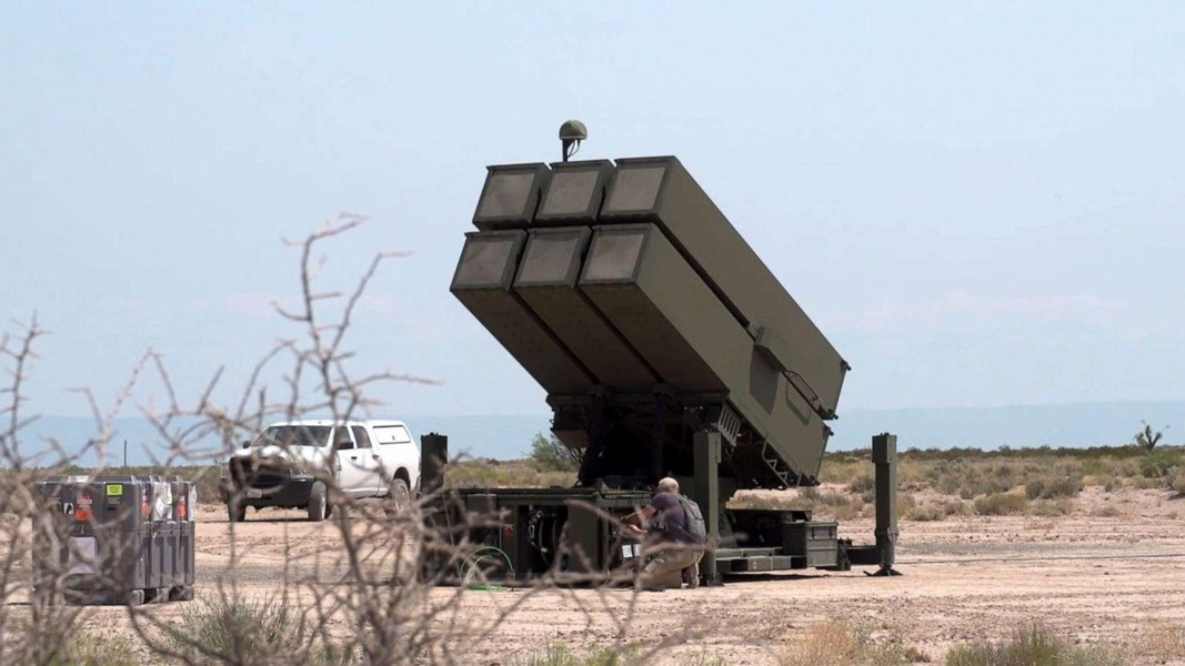 Ukraine tuyên bố tổ hợp phòng không NASAMS lần đầu bắn hạ tiêm kích Su-35 ảnh 1