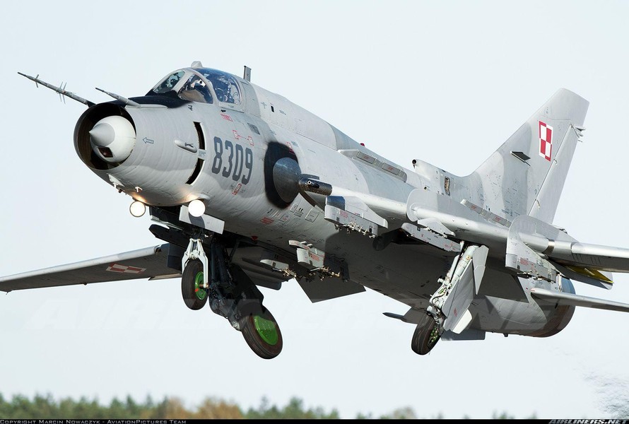 Không quân Ukraine mạnh vượt trội nhờ phi đội cường kích Su-22 nâng cấp từ Ba Lan ảnh 12