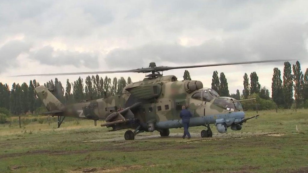 Trực thăng tấn công Mi-35 thể hiện sức mạnh đáng nể trên chiến trường Ukraine ảnh 5