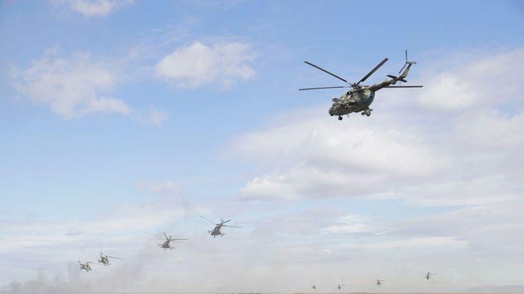 Trực thăng tấn công Mi-35 thể hiện sức mạnh đáng nể trên chiến trường Ukraine ảnh 10