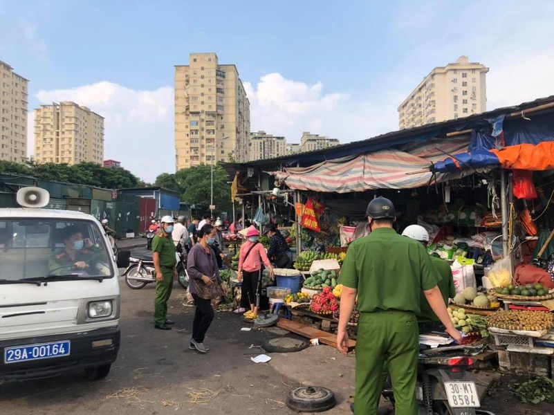 Xử phạt nghiêm người dân ra đường không có lý do chính đáng ảnh 1