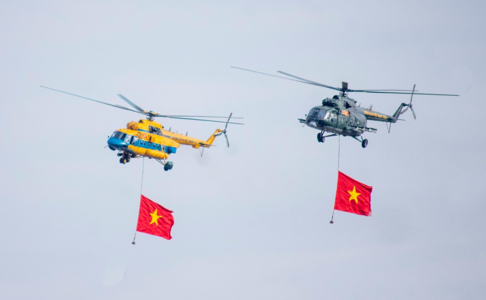 Toàn cảnh buổi tổng duyệt trình diễn ấn tượng của trực thăng và tiêm kích Su-30MK2 ở Hà Nội ảnh 7