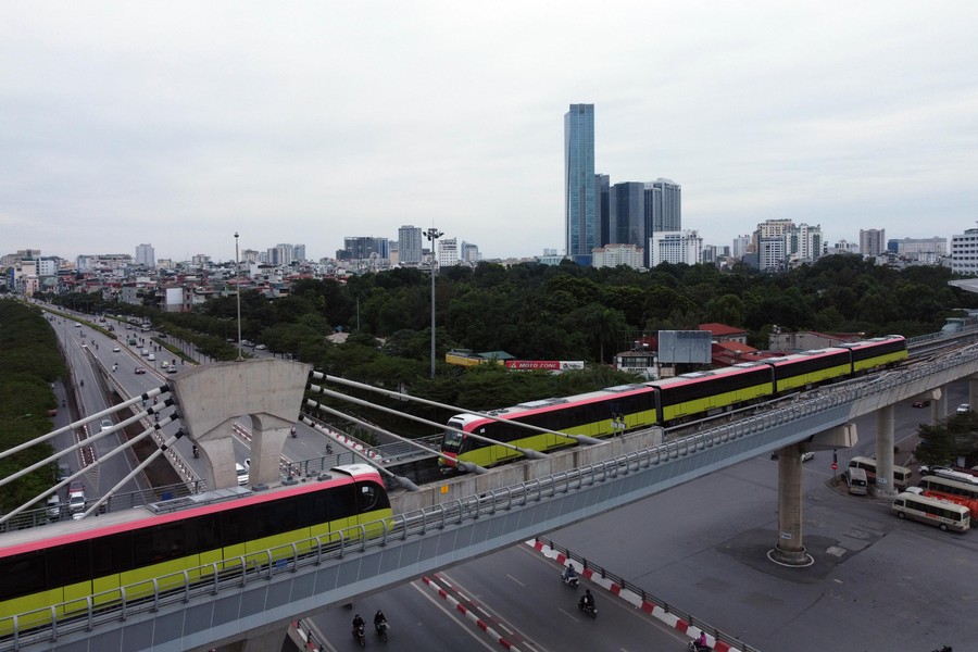 Hình ảnh ấn tượng từ flycam khi tàu đường sắt đô thị Nhổn - ga Hà Nội chạy thử ảnh 9