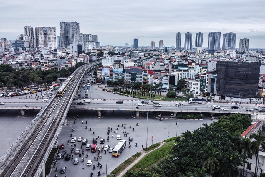 Hình ảnh ấn tượng từ flycam khi tàu đường sắt đô thị Nhổn - ga Hà Nội chạy thử ảnh 11