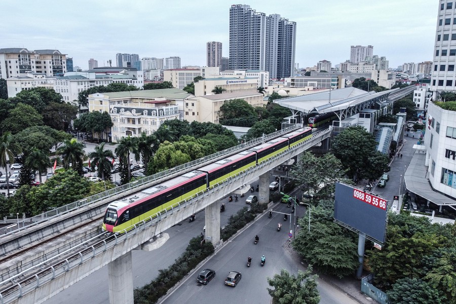 Hình ảnh ấn tượng từ flycam khi tàu đường sắt đô thị Nhổn - ga Hà Nội chạy thử ảnh 15