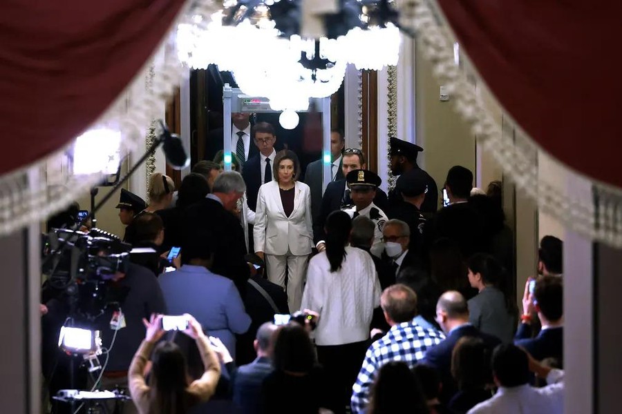 Những dấu mốc đáng nhớ trong sự nghiệp của Chủ tịch Hạ viện Mỹ Nancy Pelosi ảnh 17