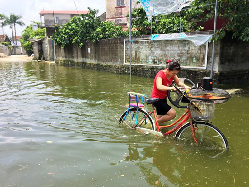 Hình ảnh trực tiếp từ vùng tâm lũ lụt Chương Mỹ, Hà Nội