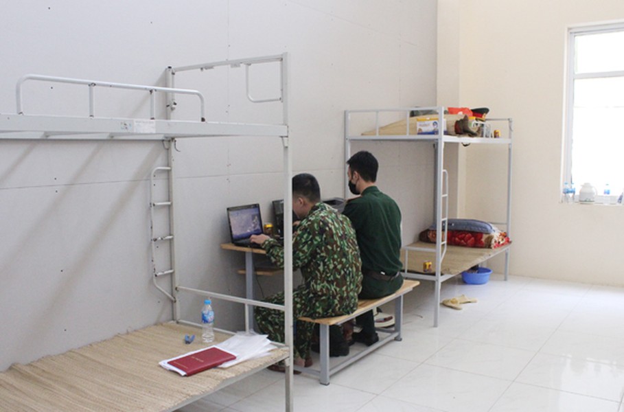 Cận cảnh cuộc sống ở nơi cách ly tập trung tại trường Cao đẳng nghề công nghệ cao Hà Nội