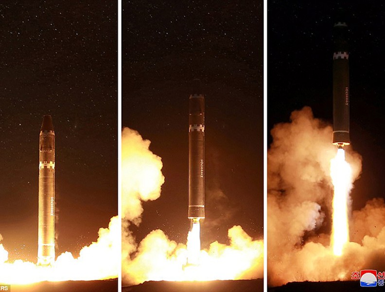 Triều Tiên công bố hình ảnh ông Kim Jong-un vui mừng theo dõi vụ phóng tên lửa