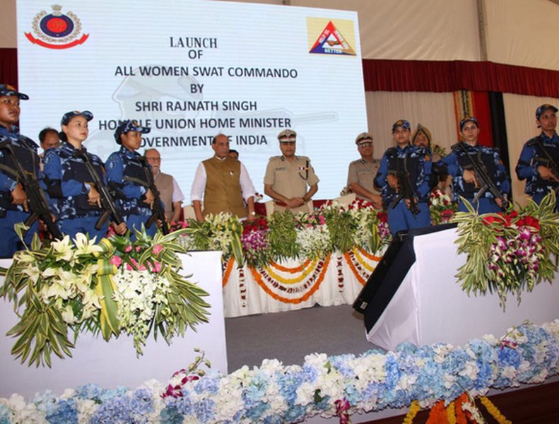[Ảnh] Cận cảnh kỹ năng điêu luyện của đội đặc nhiệm SWAT toàn nữ đầu tiên của Ấn Độ
