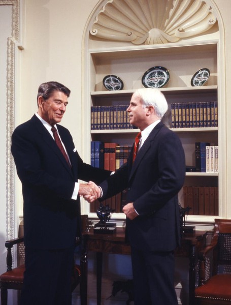 Cuộc đời Thượng nghị sĩ Mỹ John McCain - từ sỹ quan hải quân đến ứng viên Tổng thống