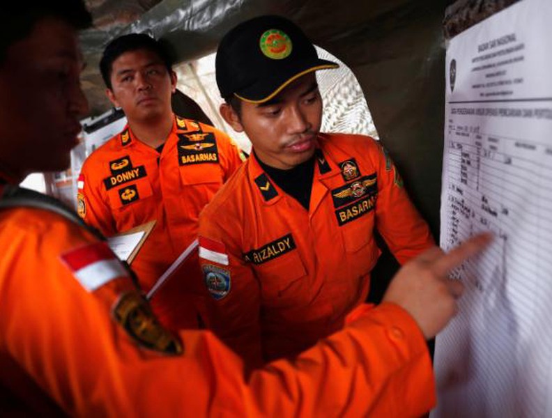 [Ảnh] Indonesia gấp rút tìm kiếm thi thể của 189 người trên máy bay xấu số JT 610