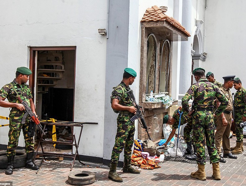 [Ảnh] Hiện trường vụ nổ bom đẫm máu tại Sri Lanka