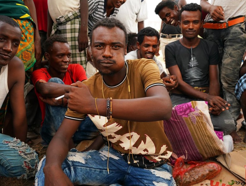[Ảnh] Hành trình nguy hiểm của người di cư Ethiopia qua vùng chiến sự đến 