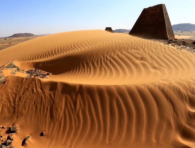 [ẢNH] Khám phá những kim tự tháp độc đáo chỉ có ở Sudan
