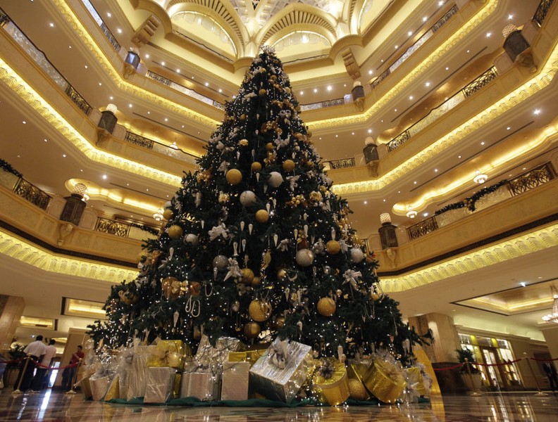 [ẢNH] Choáng ngợp trước những cây thông Noel đắt giá nhất thế giới