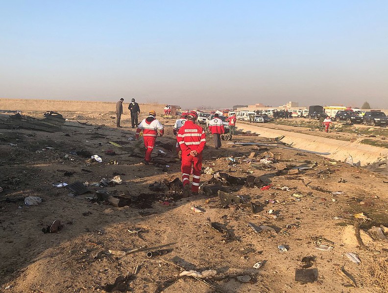 [ẢNH] Cận cảnh hiện trường vụ tai nạn máy bay thảm khốc tại Iran, không ai sống sót