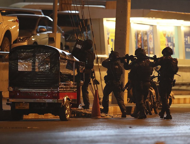 [ẢNH] Toàn cảnh thảm kịch xả súng kinh hoàng tại Thái Lan khiến 21 người thiệt mạng