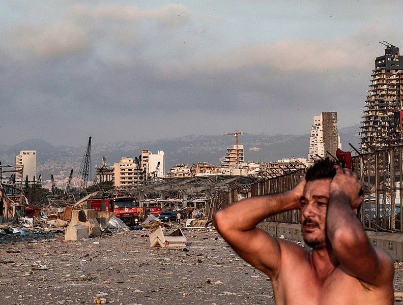 [ẢNH] Cận cảnh hiện trường vụ nổ kinh hoàng ở Lebanon làm 78 người chết