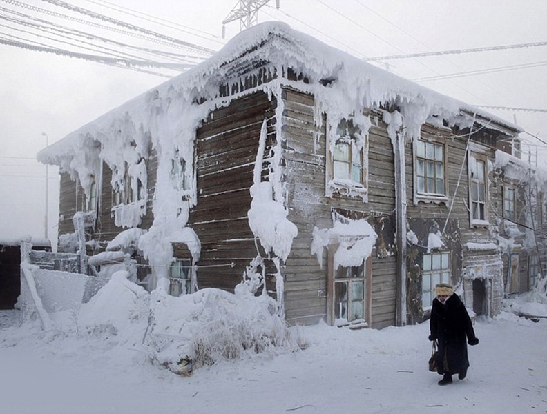 Khám phá ngôi làng quanh năm băng giá