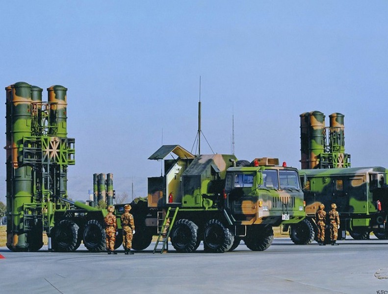 Lo chiến tranh với Ấn Độ, Trung Quốc điều hàng loạt tên lửa HQ-16 đến biên giới?