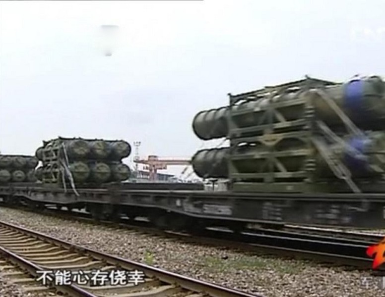 Lo chiến tranh với Ấn Độ, Trung Quốc điều hàng loạt tên lửa HQ-16 đến biên giới?