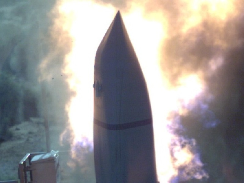 B-1B lần đầu phóng thành công 
